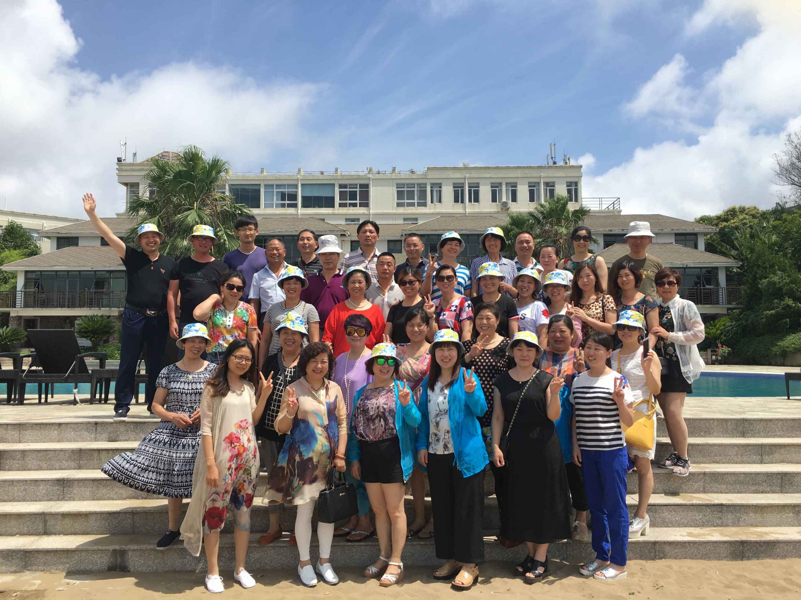 部落先锋app官网市场2016年商户旅游圆满画上句号